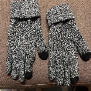 Black and White Knit Gloves